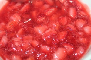 Simple sauce made out of strawberries