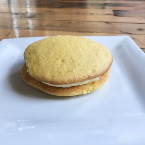 Love Me Some Lemon Whoopie Pies | Think Tasty