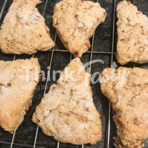 Scones with dates and pancetta