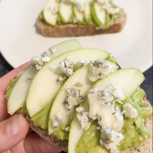 avocado toast with apples and blue cheese
